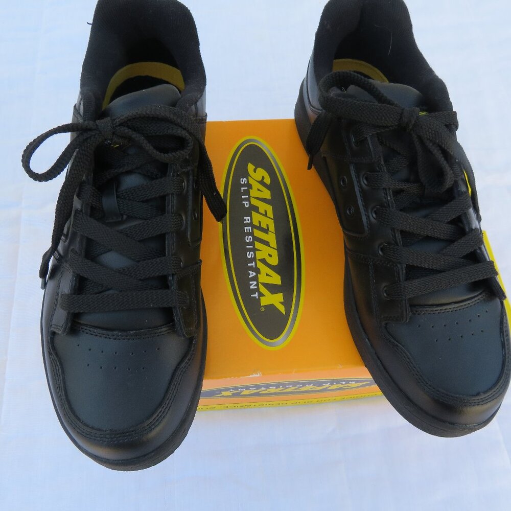 NIB Men's Safetrax Kobe Slip and Oil Resistant Work Shoes